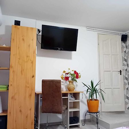 Edi Apartman 베체스 외부 사진